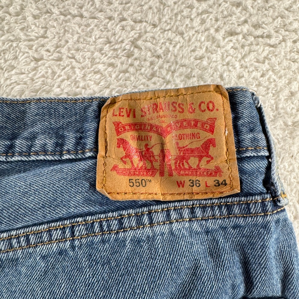 Levis 550 Relaxed Fit Straight Mens Tag 36x34 Western Medium Blue Denim - Picture 3 of 10